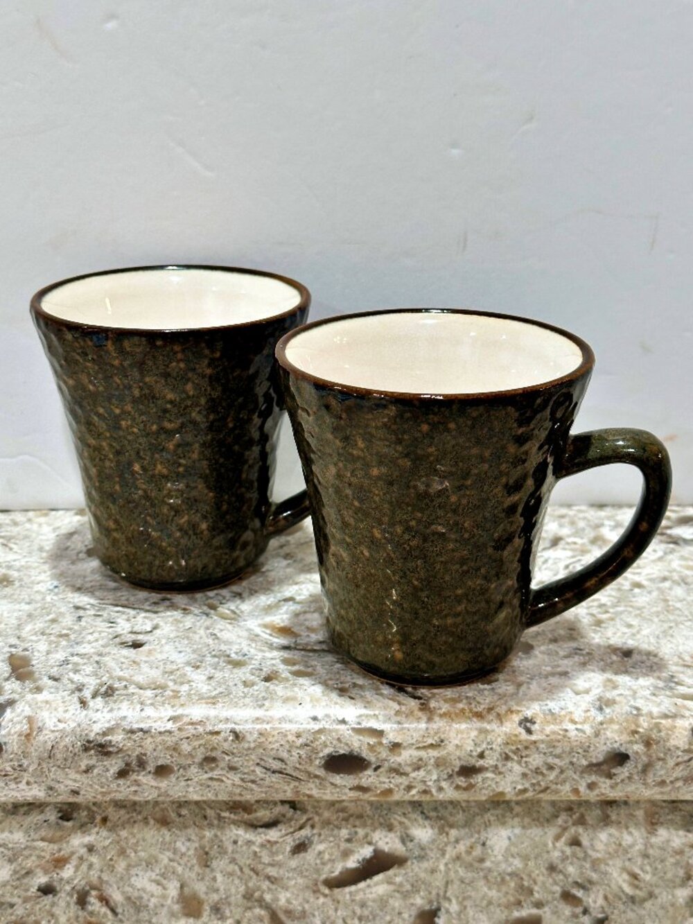 Sango FACETS BLACK 4618 Coffee Mugs Set of 2 Textured Brown Olive Speckle Glaze
